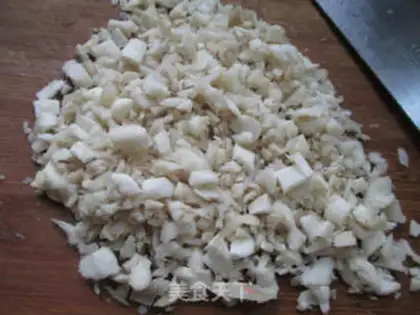 Make Soo-jeong-goo-pee dumplings step 1