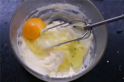 Make Coconut roll step 1