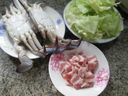 Make Crabs made from salted cabbage step 0