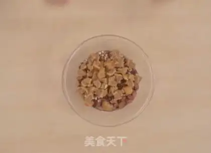 Make A greasy moon cake step 3