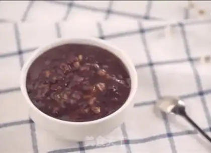 Make A greasy moon cake step 4