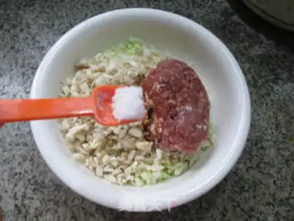 Make Soo-jeong-goo-pee dumplings step 5