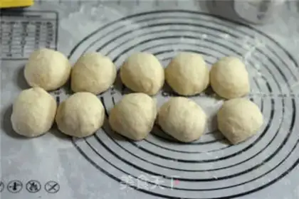 Make Coconut roll step 5