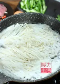 Make Sour soup, fat cow step 1