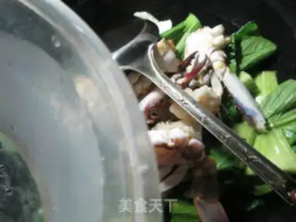 Make Crabs are cooked by green chickens step 4