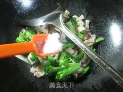 Make A thousand pieces of salted broccoli step 5
