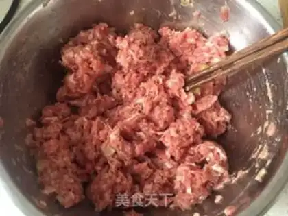 Make Beefball radish soup step 1
