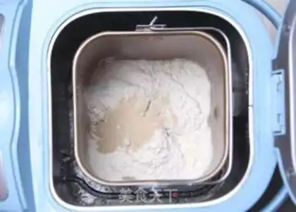 Make Delicious pine rolls step 0