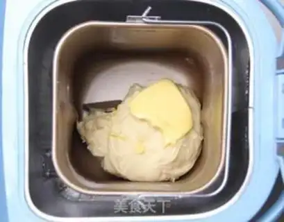Make Delicious pine rolls step 1