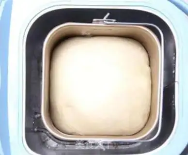 Make Delicious pine rolls step 3
