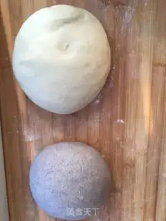 Make Two colored hairloaf step 1