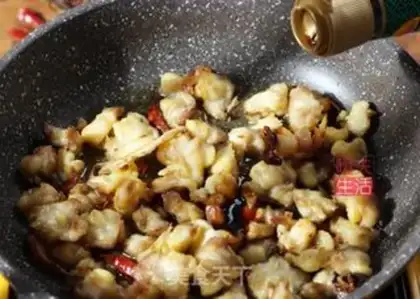Make Spicy chicken crumbs step 3