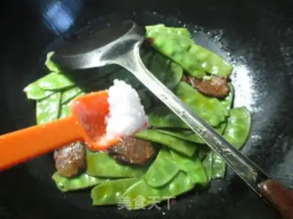 Make Spicy sausage fried lentils step 4