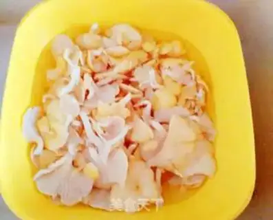 Make Eggs and yellow mushrooms step 2