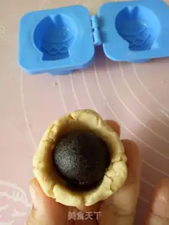 Make Fish mooncake step 5