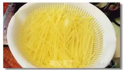 Make Spicy potatoes step 1