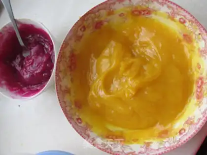 Make Fruit colored heart cake step 8