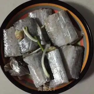 Make Jell-O fish step 1