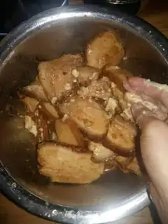 Make Potato button meat step 1