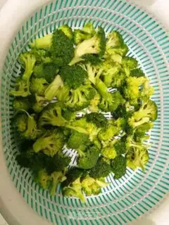 Make Garlic purified broccoli step 0