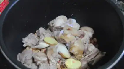 Make Peanut foot soup step 6