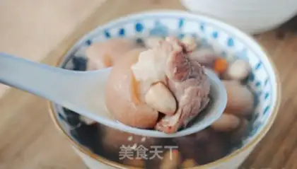 Make Peanut foot soup step 8
