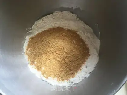 Make Leaf seed soft omelet step 1