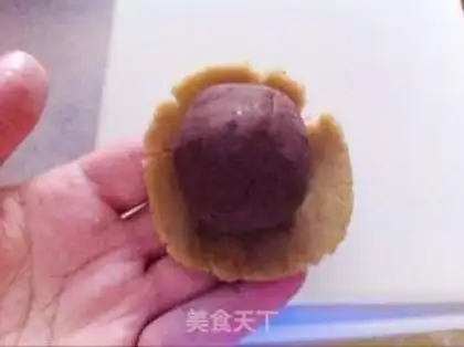 Make Chestnut bean mooncake step 11
