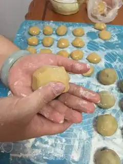 Make Red bean yogurt of broad moon cake step 12