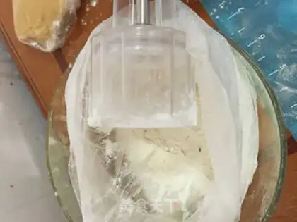 Make Red bean yogurt of broad moon cake step 17
