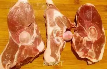 Make Fried lamb leg step 1