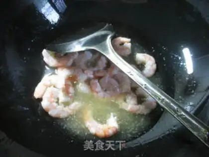 Make Shrimp cabbage noodles step 2
