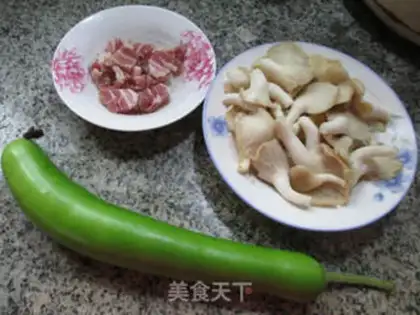 Make The salted meat show, the mushrooms, the guacamole step 0