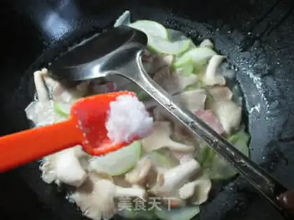 Make The salted meat show, the mushrooms, the guacamole step 6