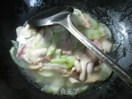 Make The salted meat show, the mushrooms, the guacamole step 7