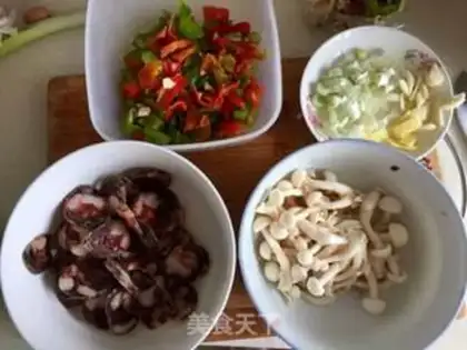 Make Snack pepper mushroom fried sausage step 2