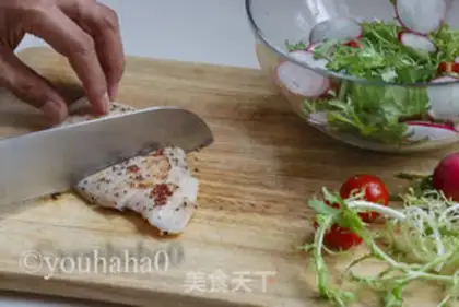 Make A red shrimp salad with oil and vinegar step 9