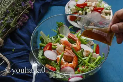 Make A red shrimp salad with oil and vinegar step 11