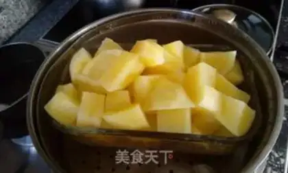 Make Potato-shell salad step 1