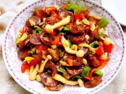 Make Snack pepper mushroom fried sausage step 11