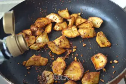 Make Spicy pot of potatoes step 6