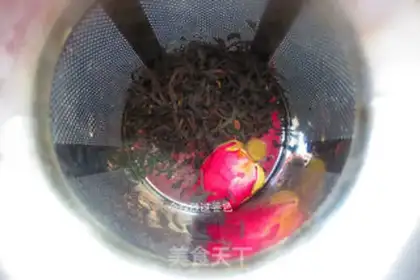 Make Rose milk tea step 1