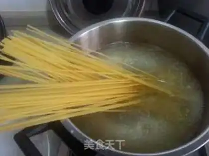 Make Chicken cheese, Italy. Noodles step 0
