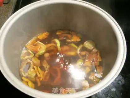 Make cucumber tea step 1