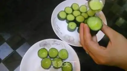 Make cucumber meatball tower step 2