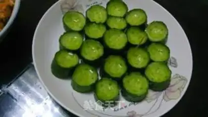 Make cucumber meatball tower step 3