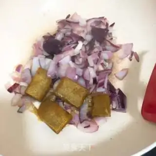 Make Curry chicken leg meat step 5