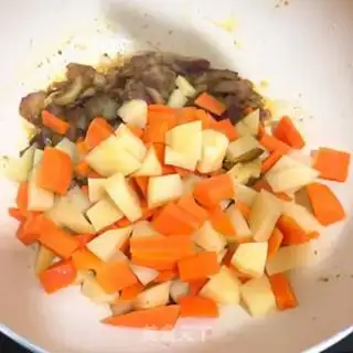 Make Curry chicken leg meat step 6