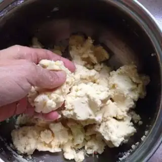 Make Butter bacon cheese pie step 0