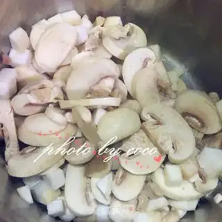 Make Chicken mushrooms and rice soup step 5
